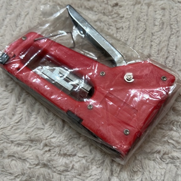 The Tool Drawer speed-drive staple gun - new in original packaging - Picture 4 of 16